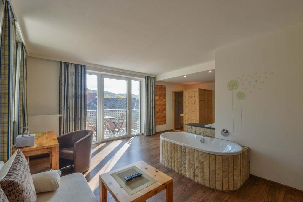 Hotel Gasthof Heckl Kinding Ngoại thất bức ảnh